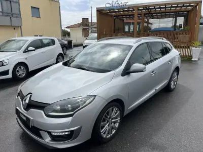 Renault Mégane Sport Tourer 2014 - 7750 EUR, 250000 km - AUTO.MOTO.pt - 250000km - foto 42 de 47