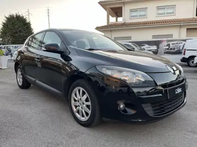 Renault Mégane 2011 - 6750 EUR, 234000 km - AUTO.MOTO.pt - 234000km - foto 3 de 34