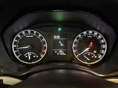 Skoda Octavia Break 2010 - 6900 EUR, 217525 km - AUTO.MOTO.pt - 217525km - foto 10 de 22
