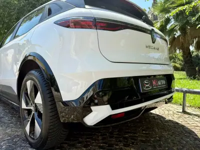 Renault Mégane E-Tech 2023 - 21990 EUR, 43500 km - AUTO.MOTO.pt - 43500km - foto 31 de 38