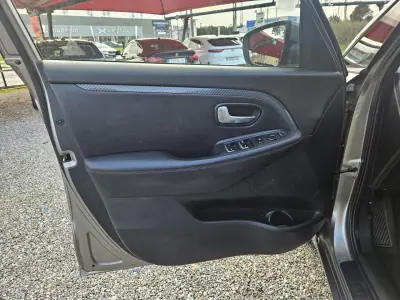 Kia Carens 2018 - 17500 EUR, 138200 km - AUTO.MOTO.pt - 138200km - foto 13 de 63