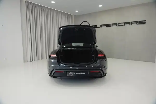 Porsche Taycan 2020 - 59950 EUR, 87282 km - AUTO.MOTO.pt - 87282km - foto 19 de 46