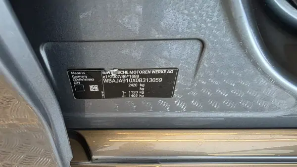 BMW 530 2019 - 19900 EUR, 298200 km - AUTO.MOTO.pt - 298200km - foto 48 de 57