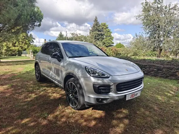 Porsche Cayenne 2016 — foto 2 de 42