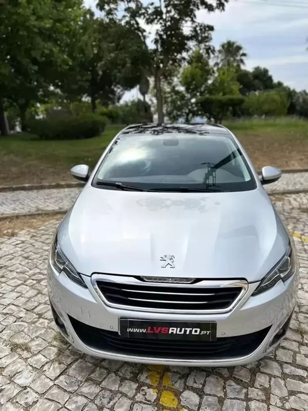 Peugeot 308 2015 - 11900 EUR, 210000 km - AUTO.MOTO.pt - 210000km - foto 3 de 36