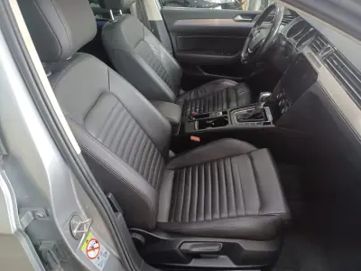 Volkswagen Passat 2017 - 19390 EUR, 112082 km - AUTO.MOTO.pt - 112082km - foto 23 de 40