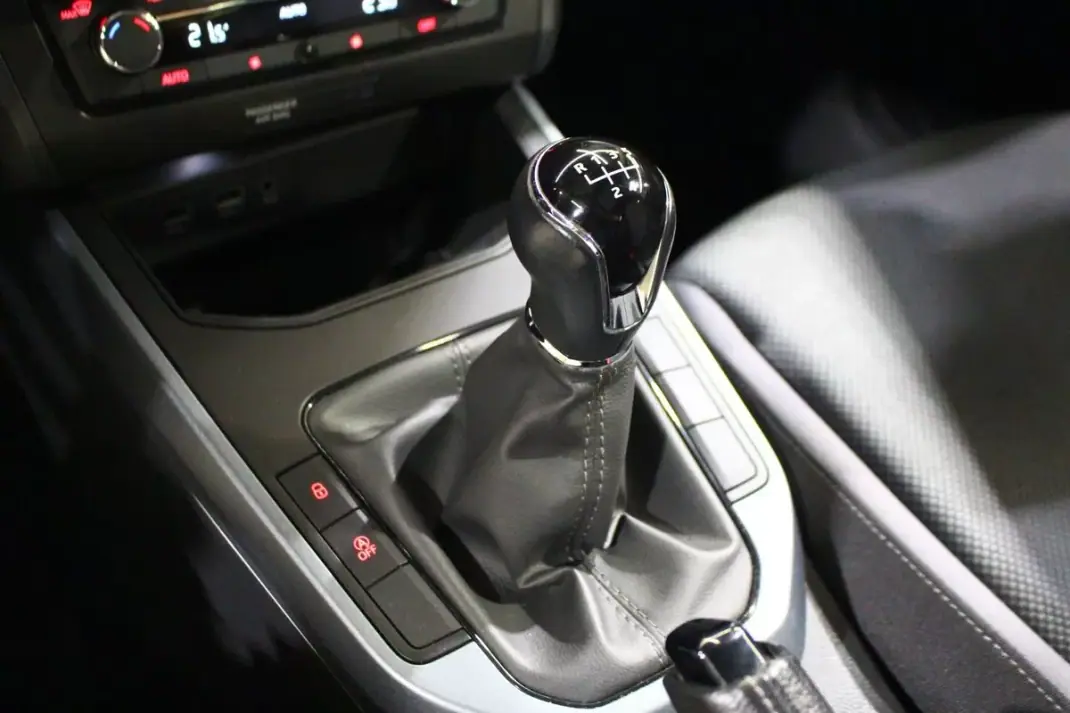 SEAT Arona 2019 - 14700 EUR, 149000 km - 149000km - foto 17 de 25
