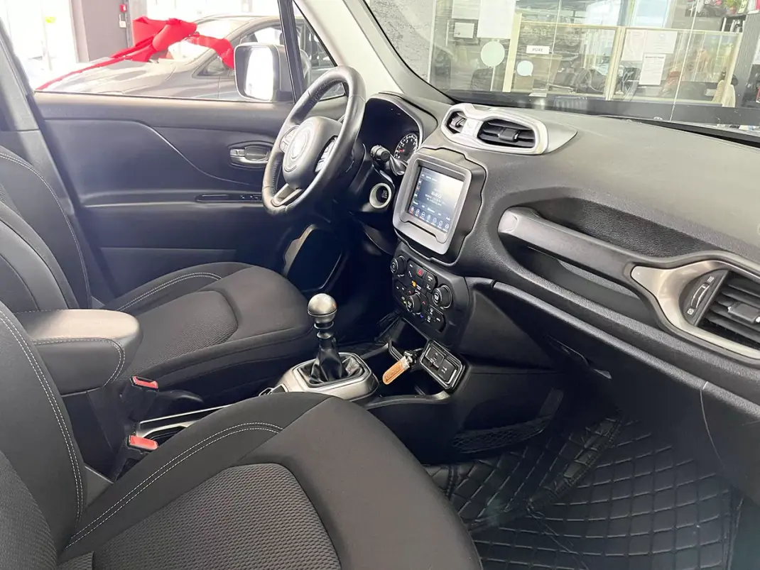 Jeep Renegade 2020 - 14800 EUR, 108465 km - AUTO.MOTO.pt - 108465km - foto 16 de 22