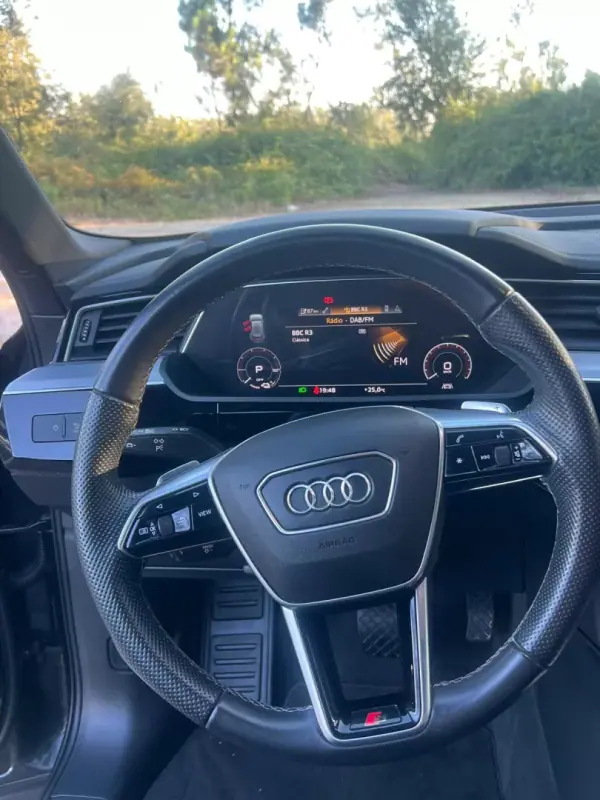 Audi e-tron 2022 - 34750 EUR, 131000 km - AUTO.MOTO.pt - 131000km - foto 34 de 50