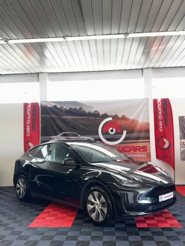 Tesla Model Y STANDARD 2023 Elétrico