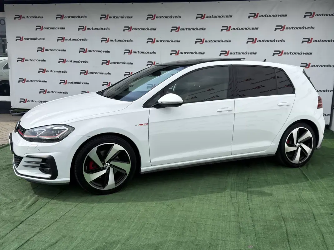 Volkswagen Golf 2018 - 26990 EUR, 148000 km - AUTO.MOTO.pt - 148000km - foto 2 de 15