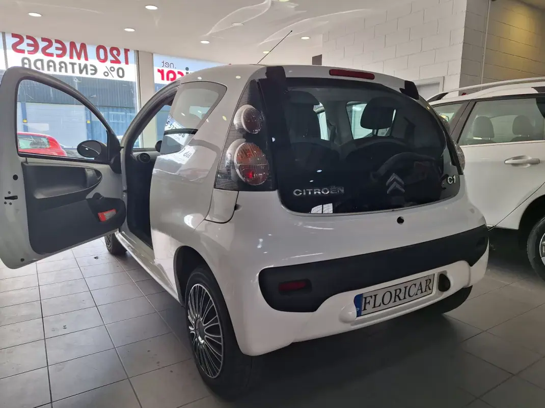 Citroën C1 2010 - 4900 EUR, 110980 km - 110980km - foto 10 de 14