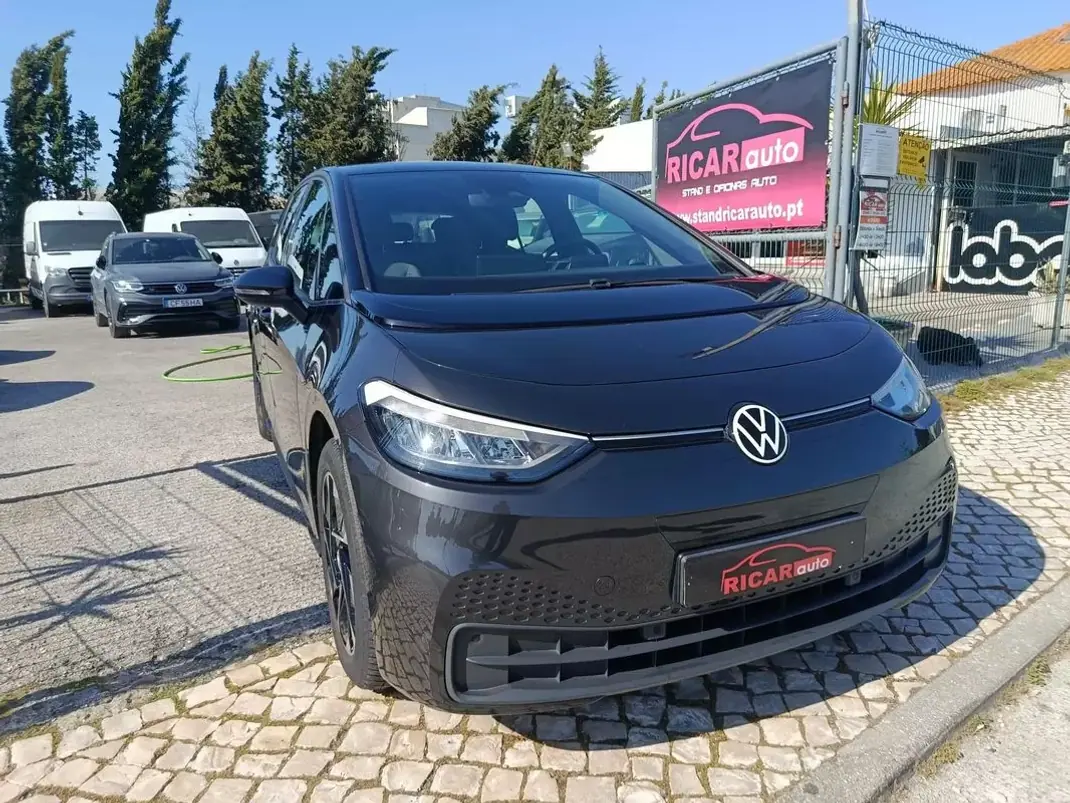 Volkswagen ID.3 2021 - 20900 EUR, 50690 km - AUTO.MOTO.pt - 50690km - foto 1 de 24