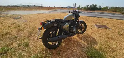 Royal Enfield Shotgum 2024 - 5999 EUR, 5200 km - AUTO.MOTO.pt - 5200km - foto 22 de 33