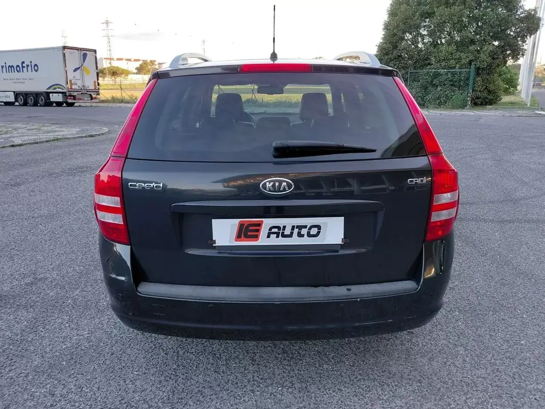 Kia Ceed SW 2008 - 4490 EUR, 182285 km - AUTO.MOTO.pt - 182285km - foto 6 de 25