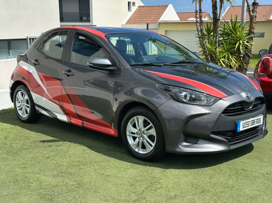 Toyota Yaris 2023 - 19990 EUR, 13981 km - 13981km - foto 4 de 16