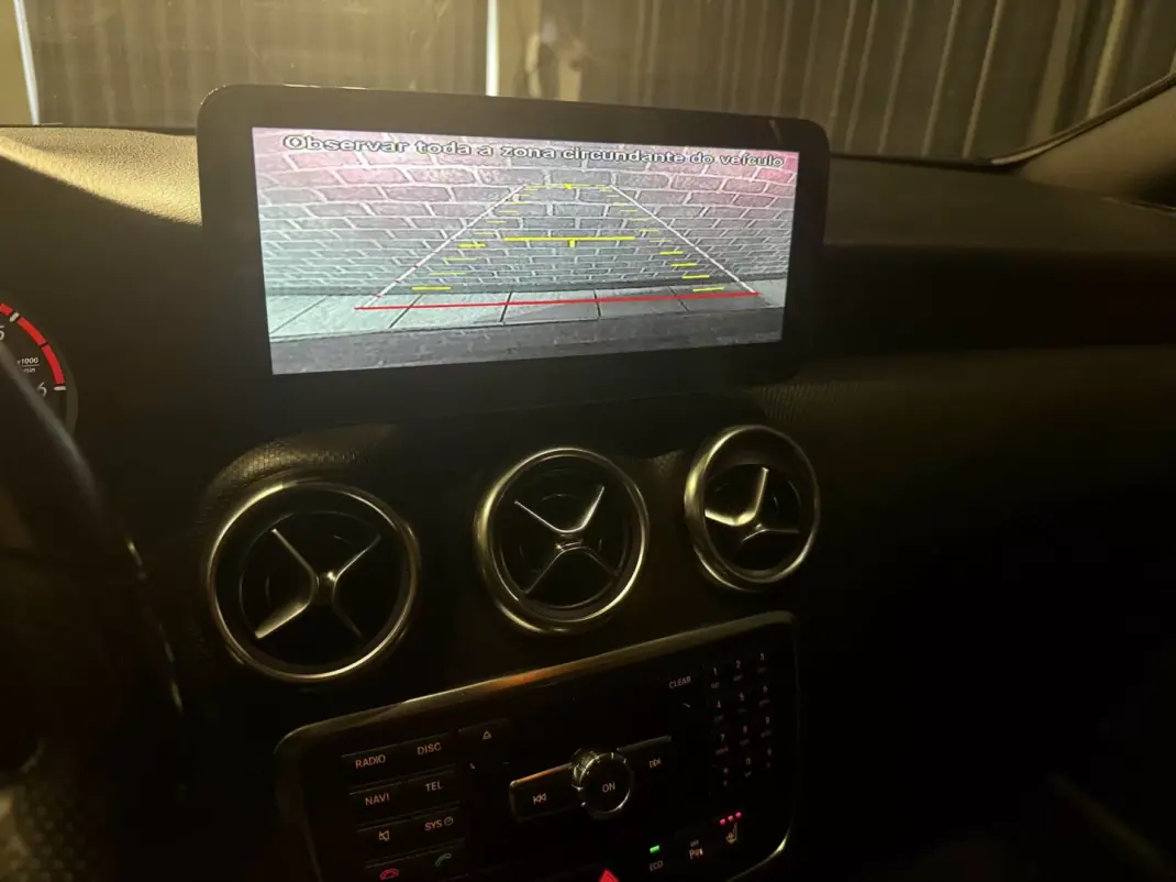 Mercedes-Benz A 180 2014 - 12990 EUR, 290000 km - AUTO.MOTO.pt - 290000km - foto 10 de 15
