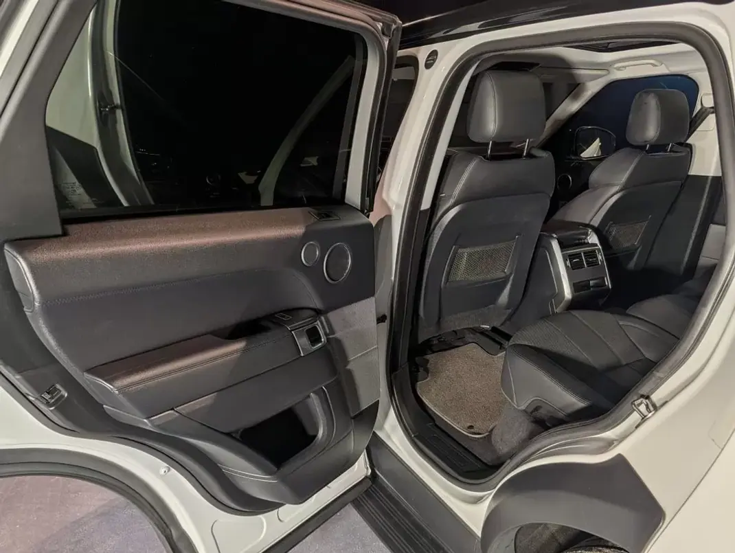 Land Rover Range Rover Sport 2018 - 47900 EUR, 107438 km - AUTO.MOTO.pt - 107438km - foto 11 de 17