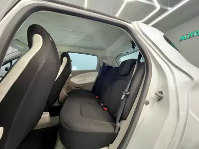 Renault Zoe 2016 - 8250 EUR, 23000 km - 23000km - foto 8 de 15