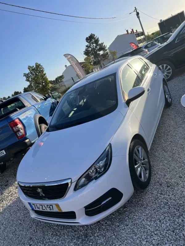 Peugeot 308 2019 - 10399 EUR, 165000 km - AUTO.MOTO.pt - 165000km - foto 2 de 7