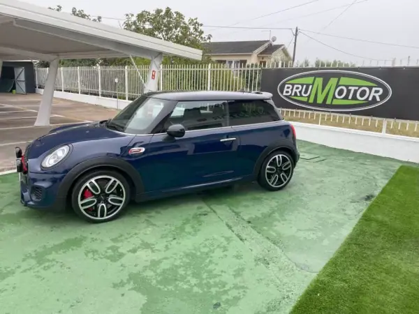 MINI John Cooper Works 2018 - 25750 EUR, 130063 km - AUTO.MOTO.pt - 130063km - foto 3 de 18