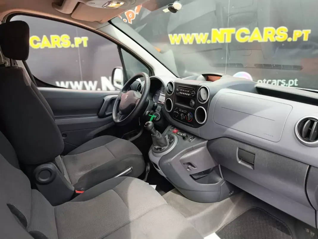 Peugeot Partner 2018 - 10900 EUR, 42380 km - 42380km - foto 11 de 12