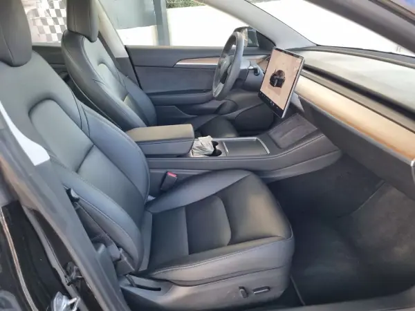 Tesla Model 3 2022 - 29950 EUR, 30000 km - AUTO.MOTO.pt - 30000km - foto 13 de 19
