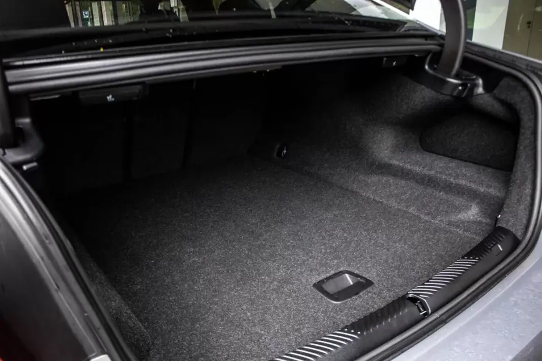 BMW i5 2023 - 74990 EUR, 17145 km - AUTO.MOTO.pt - 17145km - foto 41 de 60