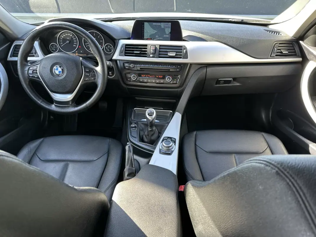 BMW 318 2014 - 10900 EUR, 260000 km - 260000km - foto 28 de 58