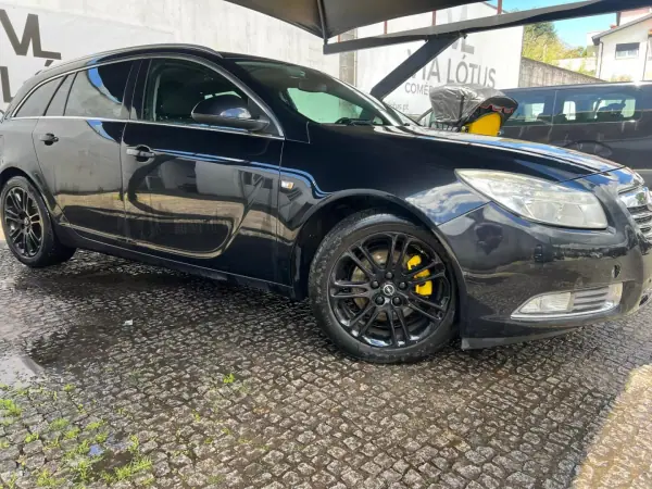Opel Insignia Sports Tourer 2010 - 5500 EUR, 285400 km - AUTO.MOTO.pt - 285400km - foto 8 de 13