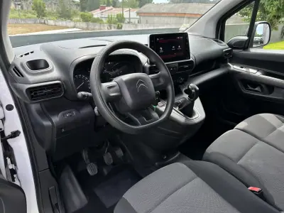 Citroën Berlingo 1.5 Hdi 2019 - 9900 EUR, 180000 km - AUTO.MOTO.pt - 180000km - foto 23 de 43