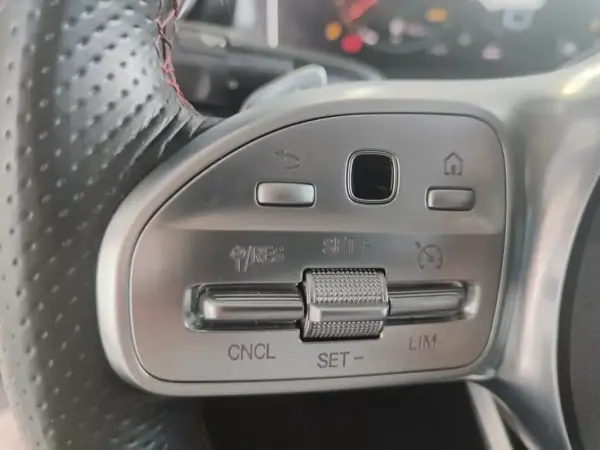 Mercedes-Benz A 220 Limousine 2020 - 30900 EUR, 30000 km - AUTO.MOTO.pt - 30000km - foto 29 de 43