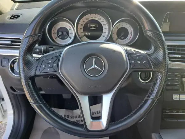Mercedes-Benz E 220 2014 - 18900 EUR, 213445 km - AUTO.MOTO.pt - 213445km - foto 27 de 46