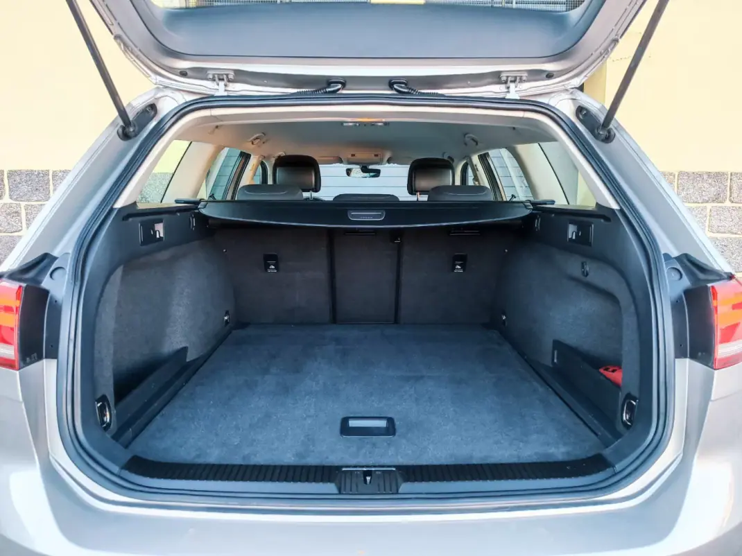 Volkswagen Passat Variant 2015 - 12490 EUR, 202331 km - 202331km - foto 21 de 21