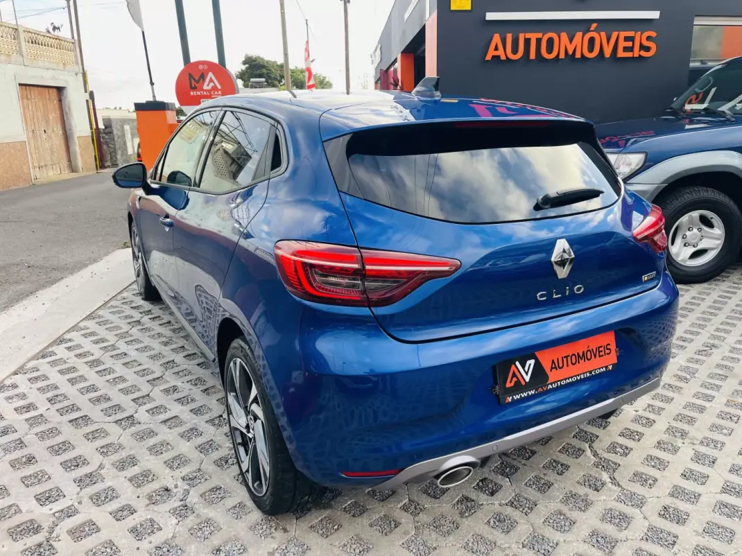 Renault Clio 2023 - 18500 EUR, 70053 km - 70053km - foto 5 de 12