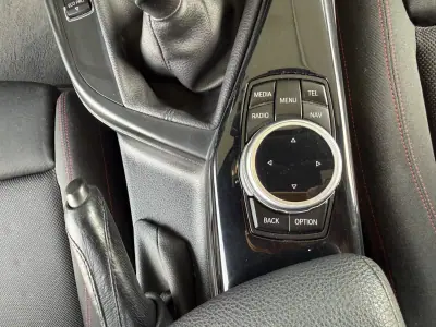 BMW 114 2015 - 11500 EUR, 241000 km - AUTO.MOTO.pt - 241000km - foto 19 de 20