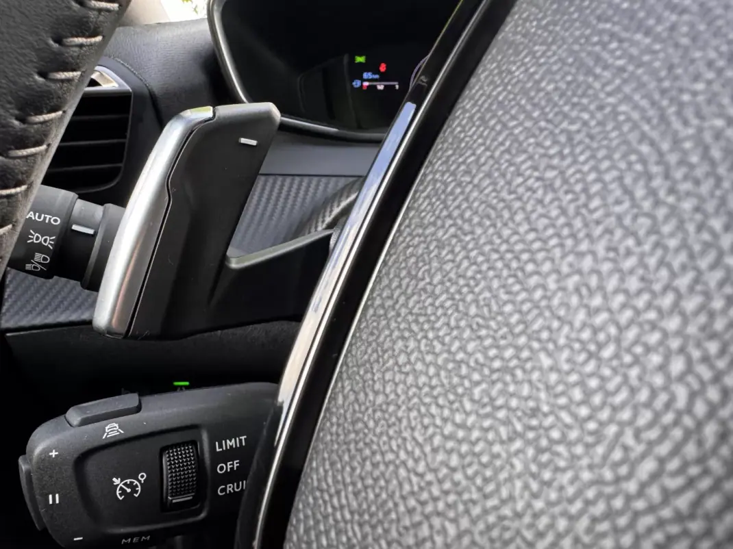 Peugeot 2008 2025 - 24900 EUR, 22017 km - AUTO.MOTO.pt - 22017km - foto 14 de 25