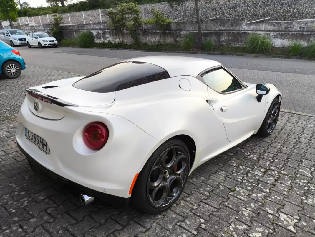 Alfa Romeo 4C 2016 - 99900 EUR, 6500 km - 6500km - foto 4 de 31