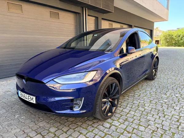 Tesla Model X P100D 2018 Elétrico — 176 000 km · Coimbra Tesla Model X P100D 2018 Elétrico