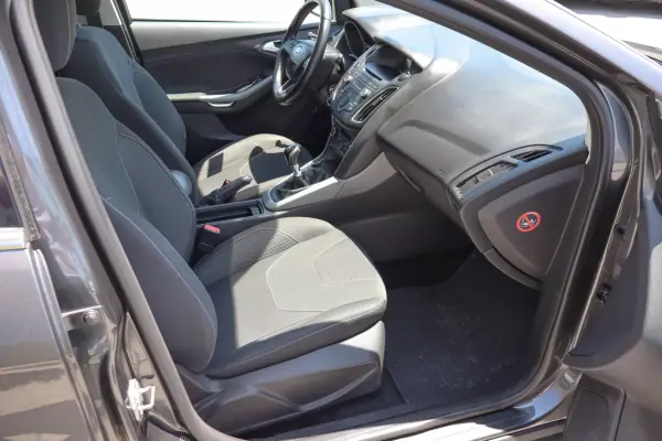 Ford Focus 2015 - 8500 EUR, 162000 km - 162000km - foto 12 de 15