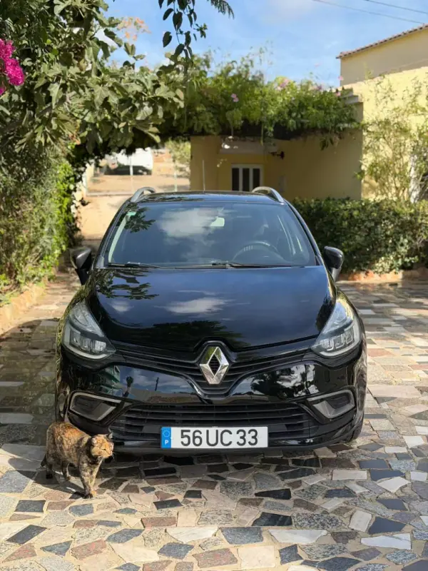 Renault Clio 2018 - 13900 EUR, 145107 km - AUTO.MOTO.pt - 145107km - foto 2 de 10