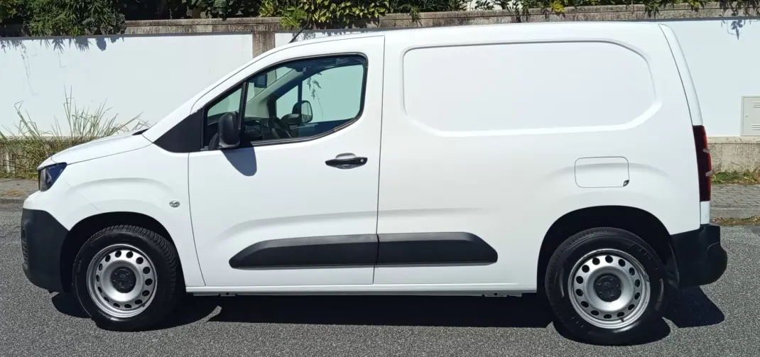 Peugeot Partner 2019 - 11490 EUR, 130000 km - 130000km - foto 4 de 17