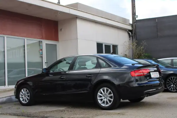 Audi A4 2014 - 14990 EUR, 168000 km - AUTO.MOTO.pt - 168000km - foto 10 de 25