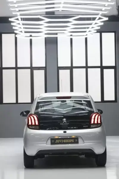 Peugeot 108 2017 - 9500 EUR, 49390 km - AUTO.MOTO.pt - 49390km - foto 41 de 45