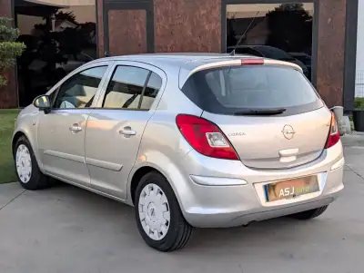 Opel Corsa 2007 - 2350 EUR, 213920 km - AUTO.MOTO.pt - 213920km - foto 9 de 18