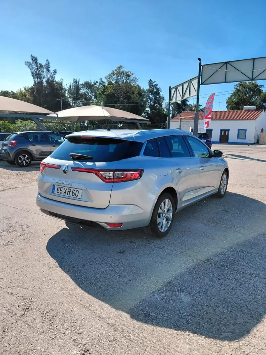 Renault Mégane 2019 - 16900 EUR, 91000 km - AUTO.MOTO.pt - 91000km - foto 12 de 13