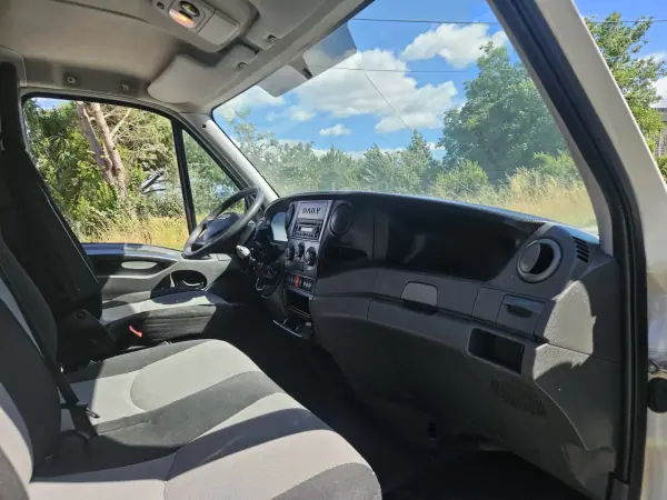 Iveco 2012 - 12750 EUR, 240000 km - AUTO.MOTO.pt - 240000km - foto 6 de 8