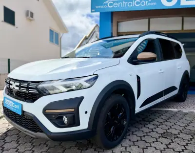 Dacia Jogger 2025 - 18950 EUR, 41000 km - AUTO.MOTO.pt - 41000km - foto 5 de 26
