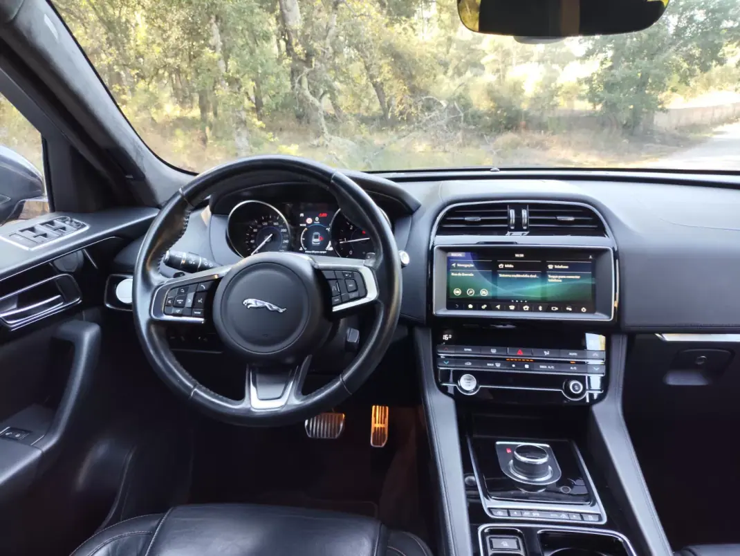 Jaguar F-Pace 2019 - 22500 EUR, 218190 km - 218190km - foto 18 de 22
