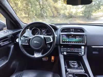 Jaguar F-Pace 2019 - 22500 EUR, 218190 km - 218190km - foto 18 de 22